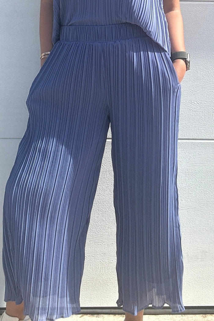 Pleated Crop Pants